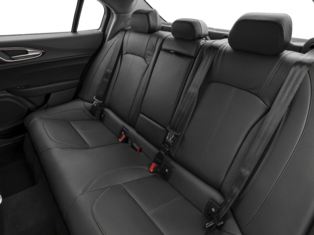 2017 Alfa Romeo Giulia Base