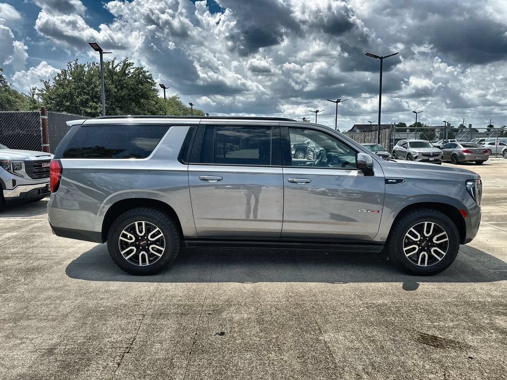 2022 GMC Yukon XL AT4