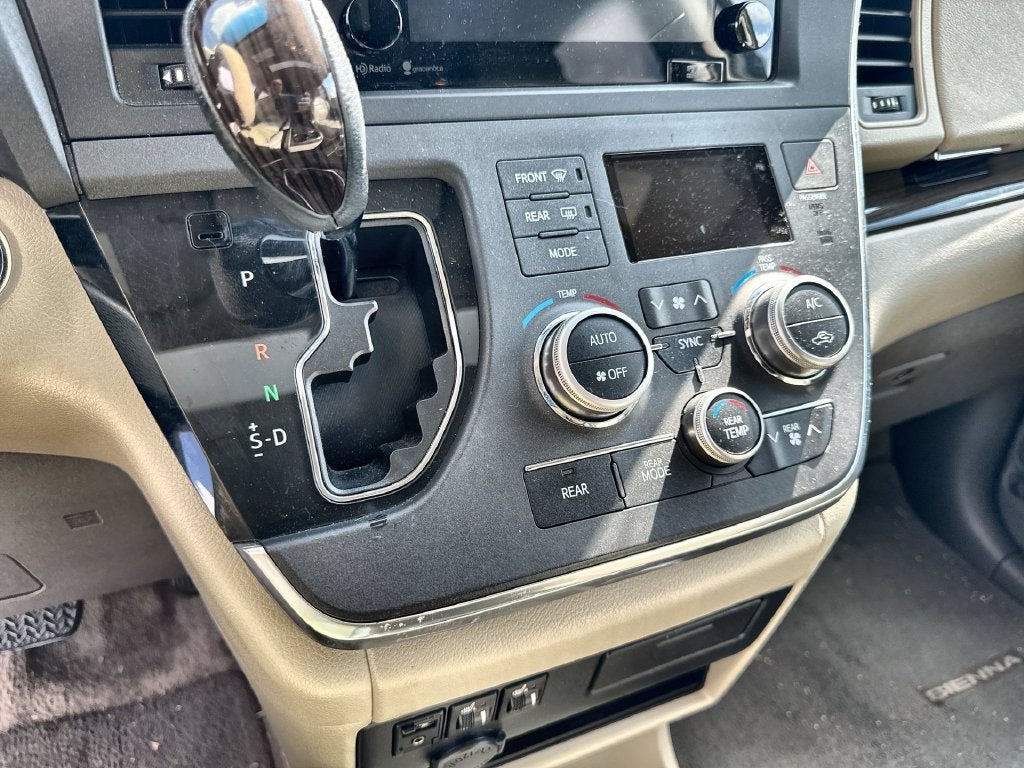 2015 Toyota Sienna XLE