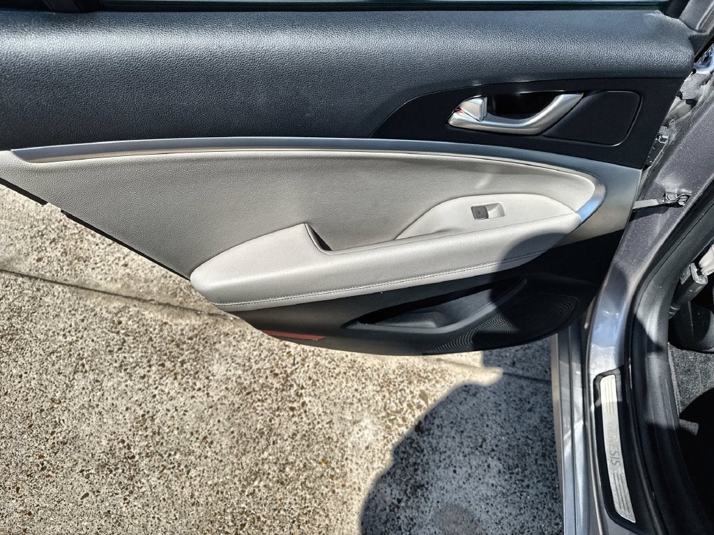 2022 Genesis G70 2.0T