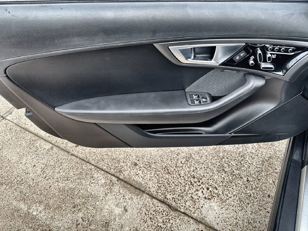 2016 Jaguar F-TYPE 2dr Cpe Auto RWD