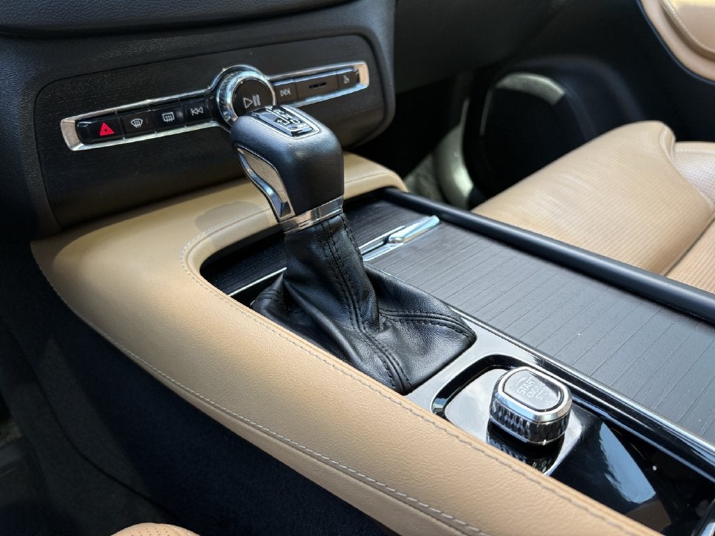2022 Volvo XC90 Inscription