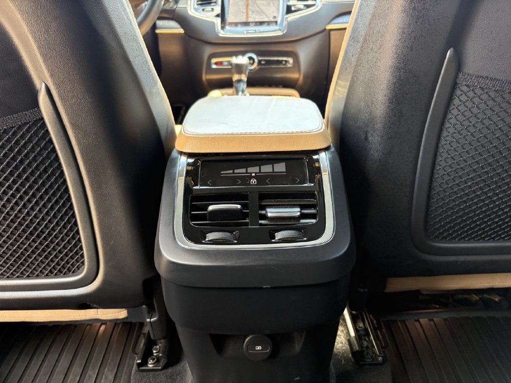 2022 Volvo XC90 Inscription