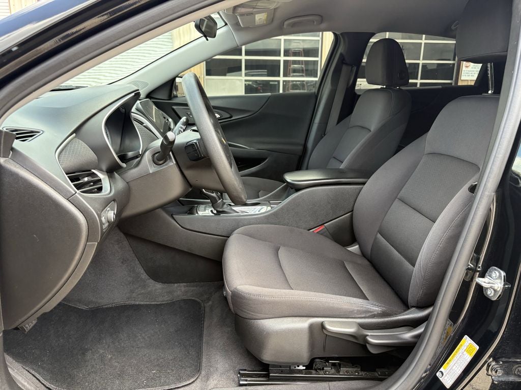 2022 Chevrolet Malibu LS 1LS