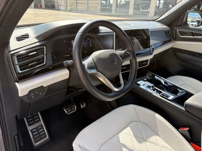 2025 Volkswagen Atlas Cross Sport 2.0T SEL Premium R-Line