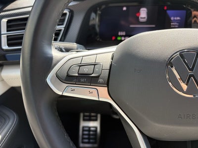 2025 Volkswagen Atlas Cross Sport 2.0T SEL Premium R-Line