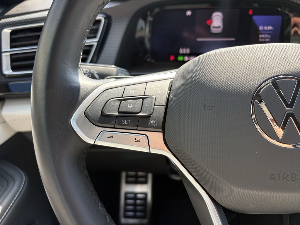 2025 Volkswagen Atlas Cross Sport 2.0T SEL Premium R-Line