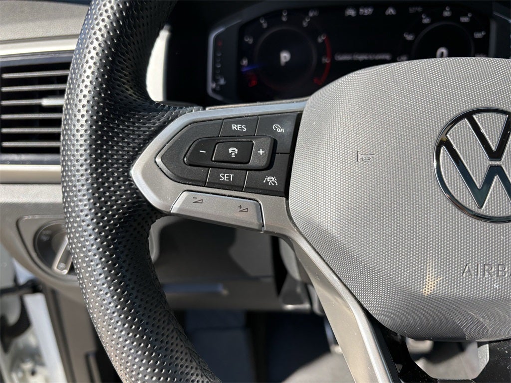 2022 Volkswagen Atlas Cross Sport 3.6L V6 SEL Premium R-Line