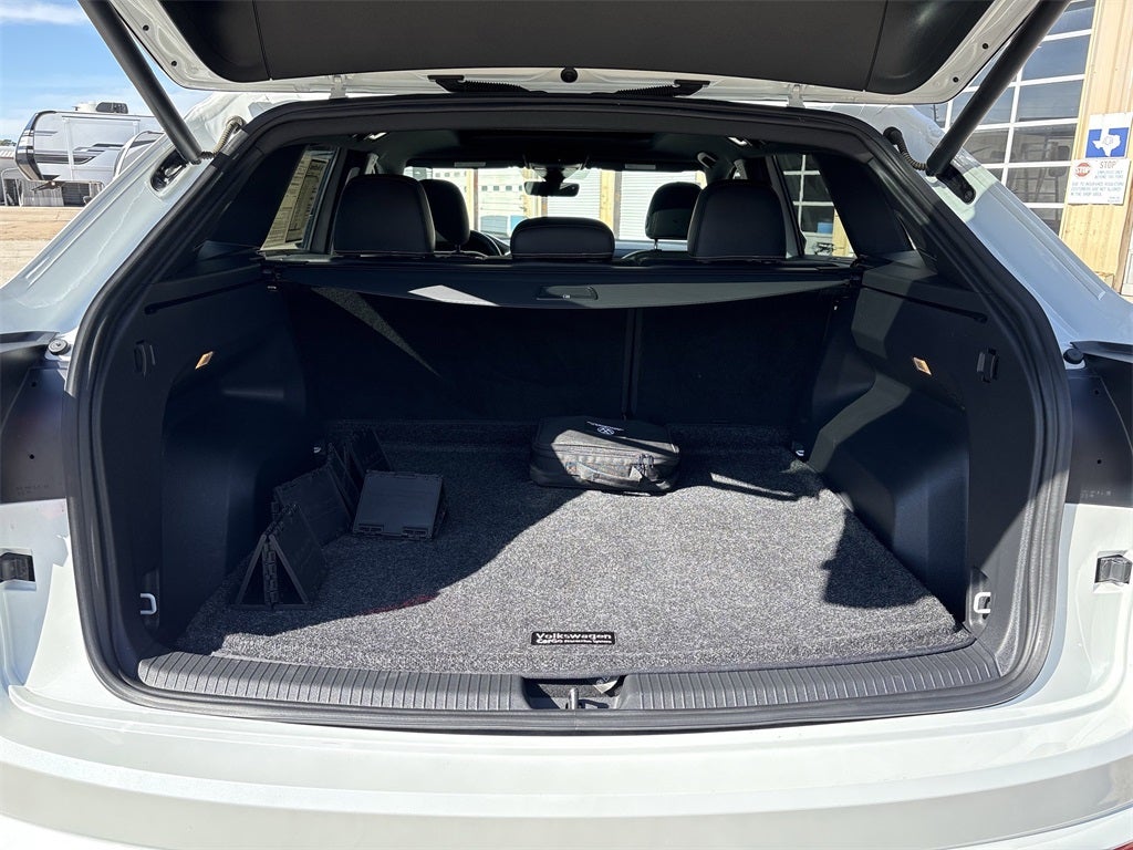 2022 Volkswagen Atlas Cross Sport 3.6L V6 SEL Premium R-Line