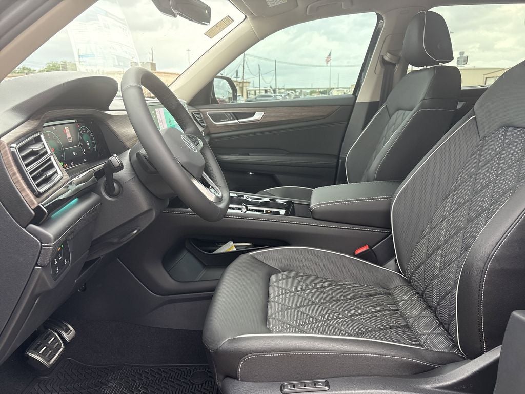 2025 Volkswagen Atlas 2.0T SEL Premium R-Line