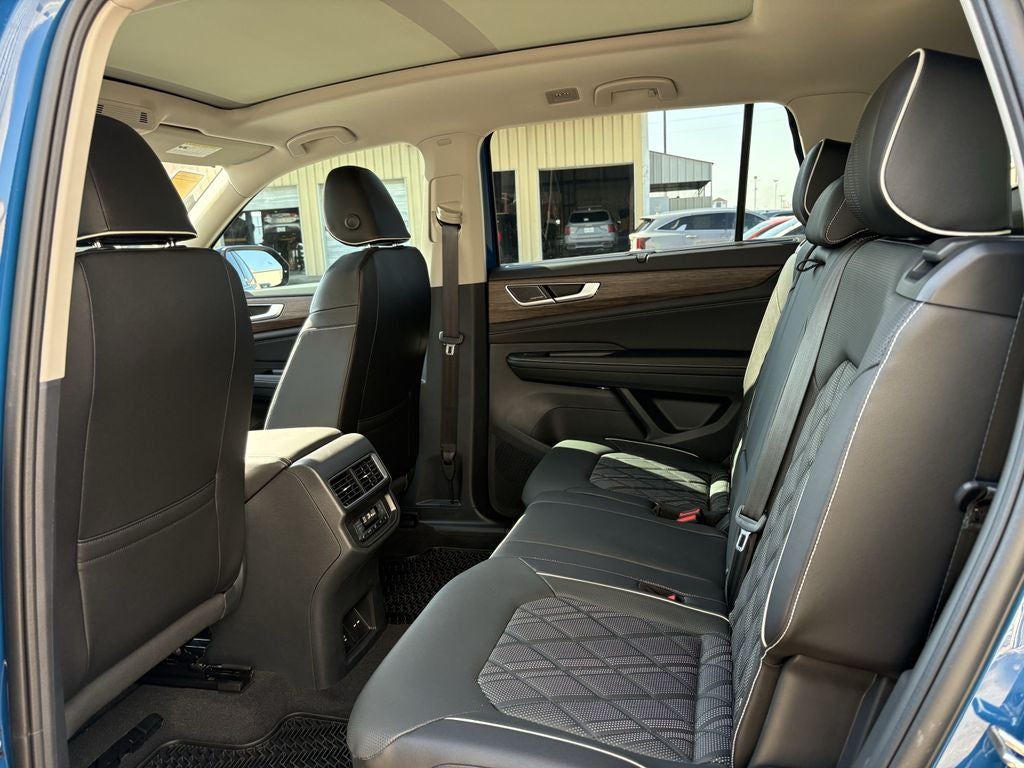 2025 Volkswagen Atlas 2.0T SEL Premium R-Line