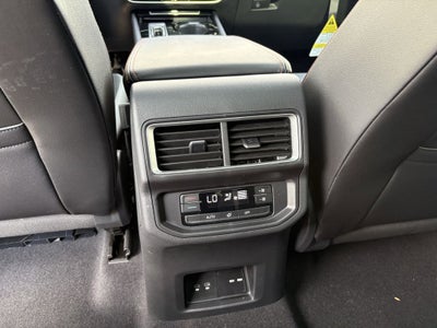 2024 Volkswagen Atlas 2.0T Peak Edition SEL