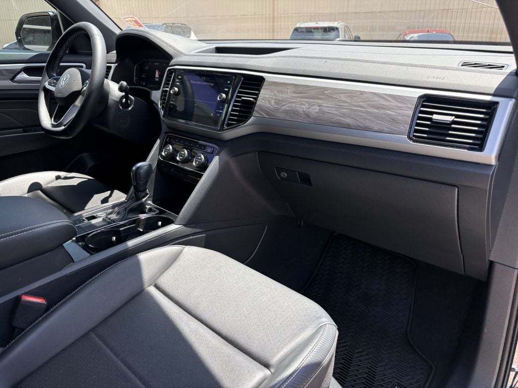 2023 Volkswagen Atlas Cross Sport 2.0T SE w/Technology