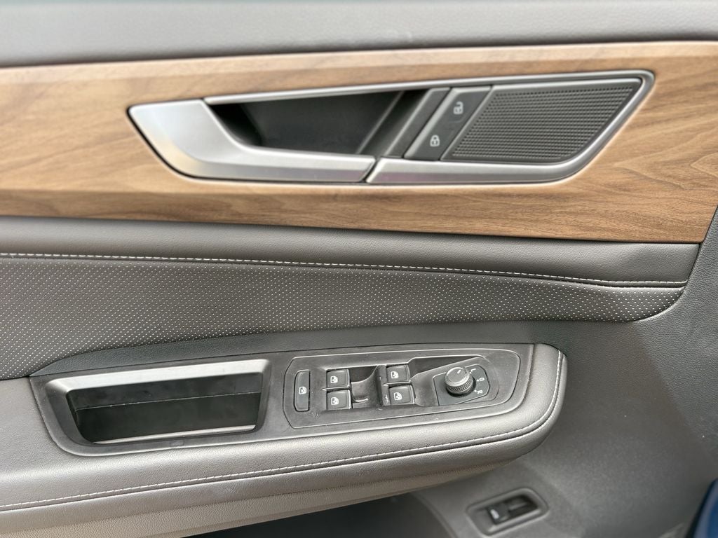 2025 Volkswagen Atlas 2.0T SE w/ Technology