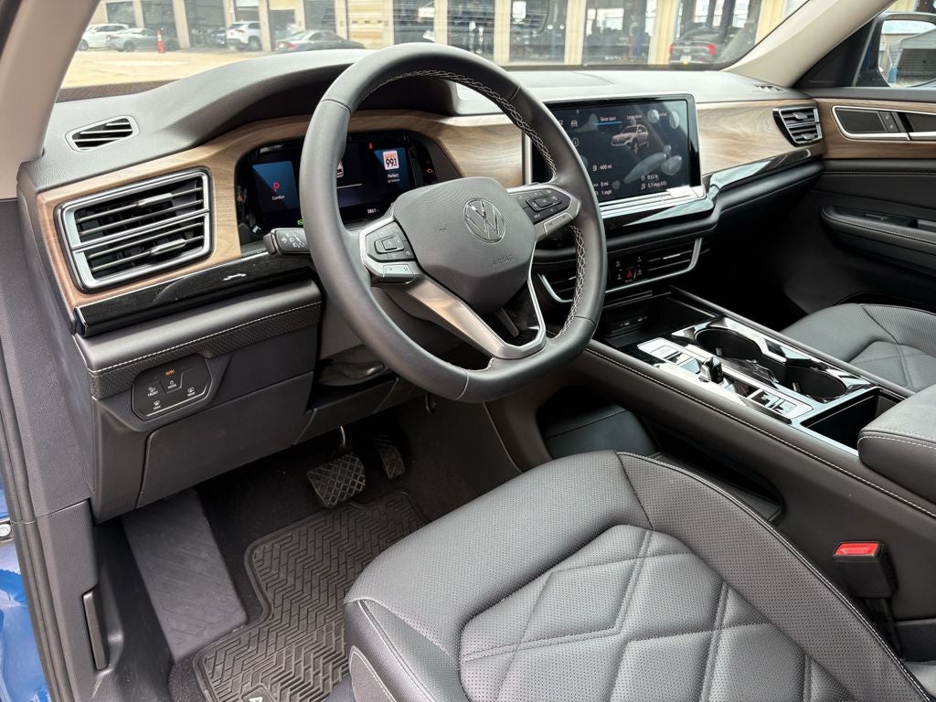 2025 Volkswagen Atlas 2.0T SE w/ Technology