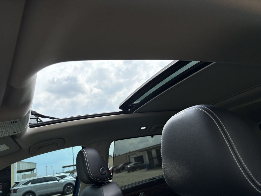 2025 Volkswagen Atlas 2.0T SE w/ Technology