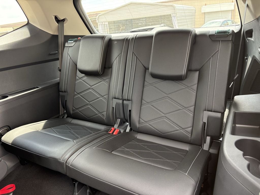 2025 Volkswagen Atlas 2.0T SE w/ Technology