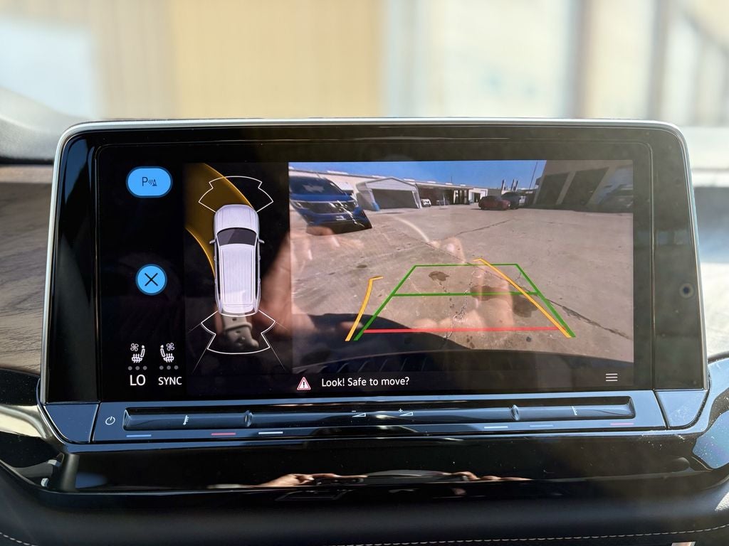 2025 Volkswagen Atlas 2.0T SE w/ Technology