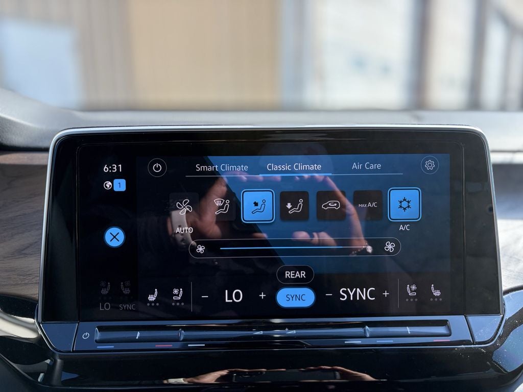 2025 Volkswagen Atlas 2.0T SE w/ Technology