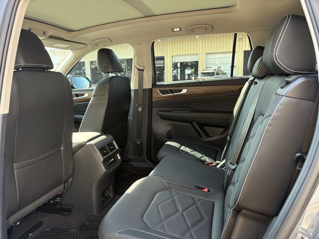 2025 Volkswagen Atlas 2.0T SE w/ Technology