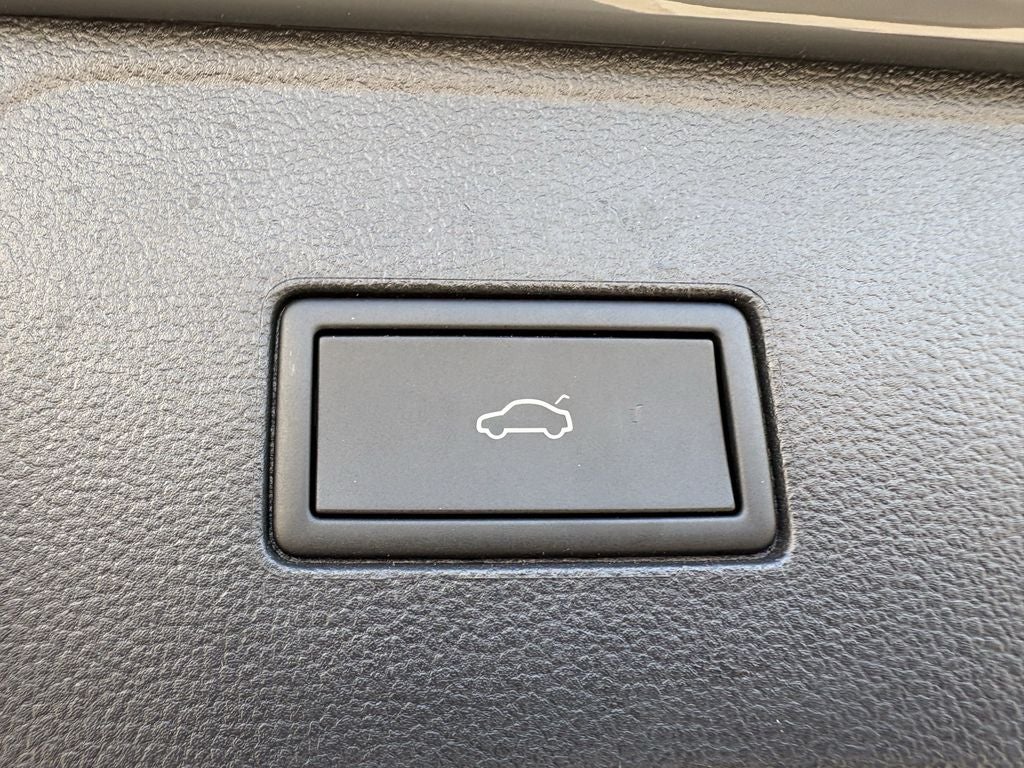 2025 Volkswagen Atlas 2.0T SE w/ Technology