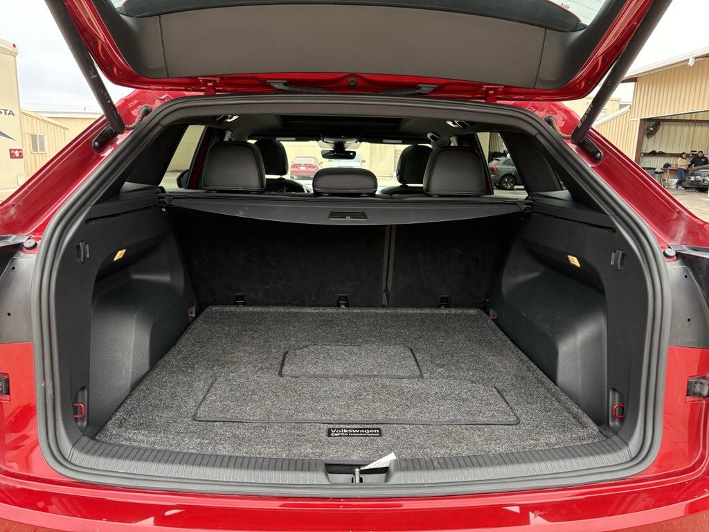 2023 Volkswagen Atlas Cross Sport 2.0T SEL R-Line