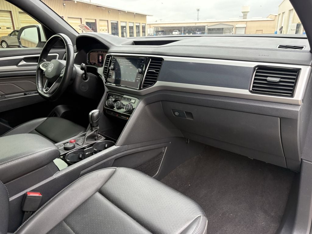 2022 Volkswagen Atlas Cross Sport 2.0T SEL R-Line