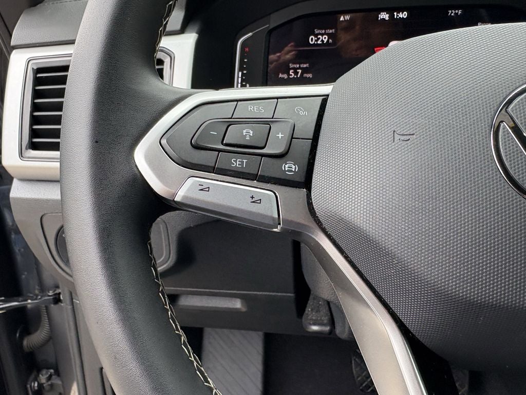 2023 Volkswagen Atlas Cross Sport 2.0T SE w/Technology