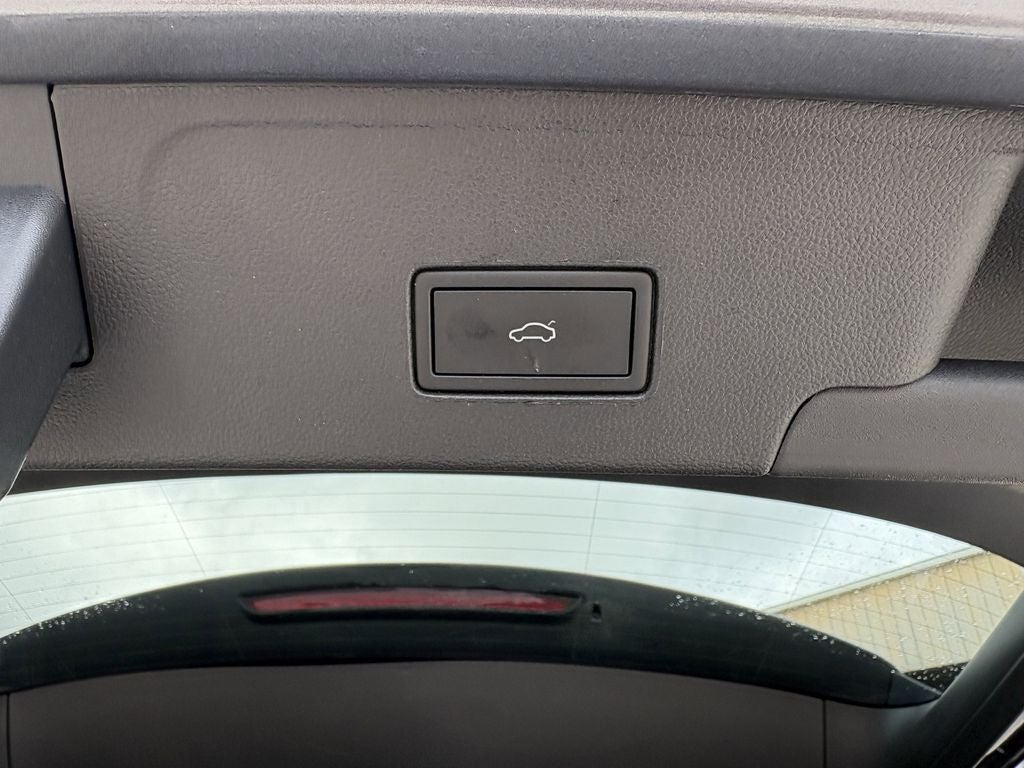 2023 Volkswagen Atlas Cross Sport 2.0T SE w/Technology