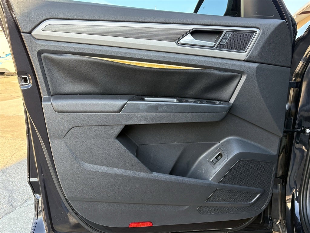 2020 Volkswagen Atlas 2.0T SE w/Technology w/Technology