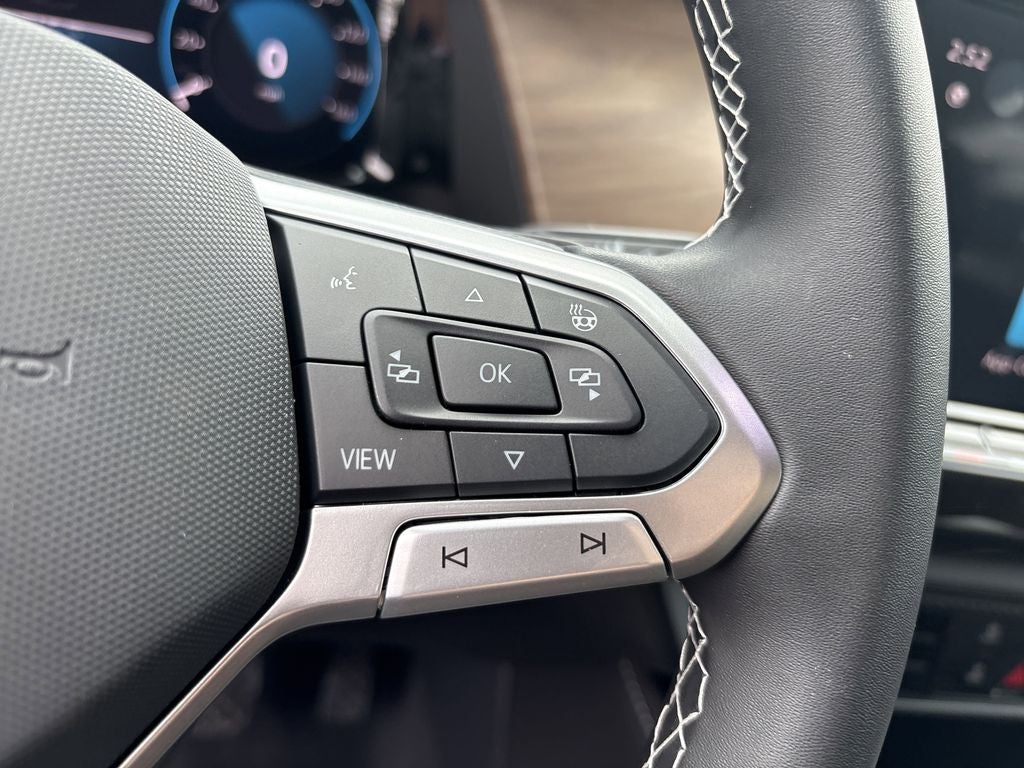 2025 Volkswagen Atlas 2.0T SE w/ Technology