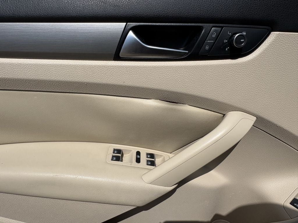 2014 Volkswagen Passat Base