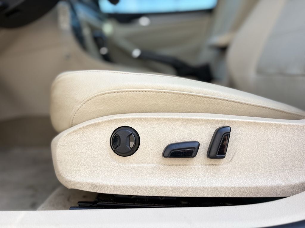 2014 Volkswagen Passat Base
