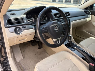 2014 Volkswagen Passat Base