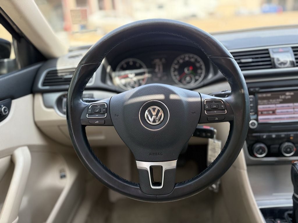 2014 Volkswagen Passat Base