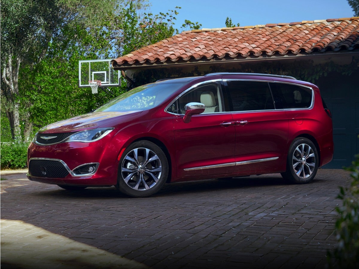 2020 Chrysler Pacifica Touring L's photo