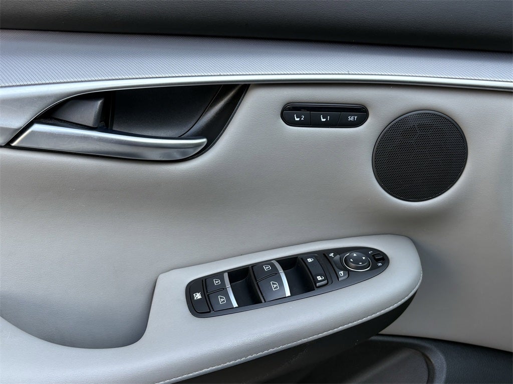 2023 INFINITI QX50 LUXE