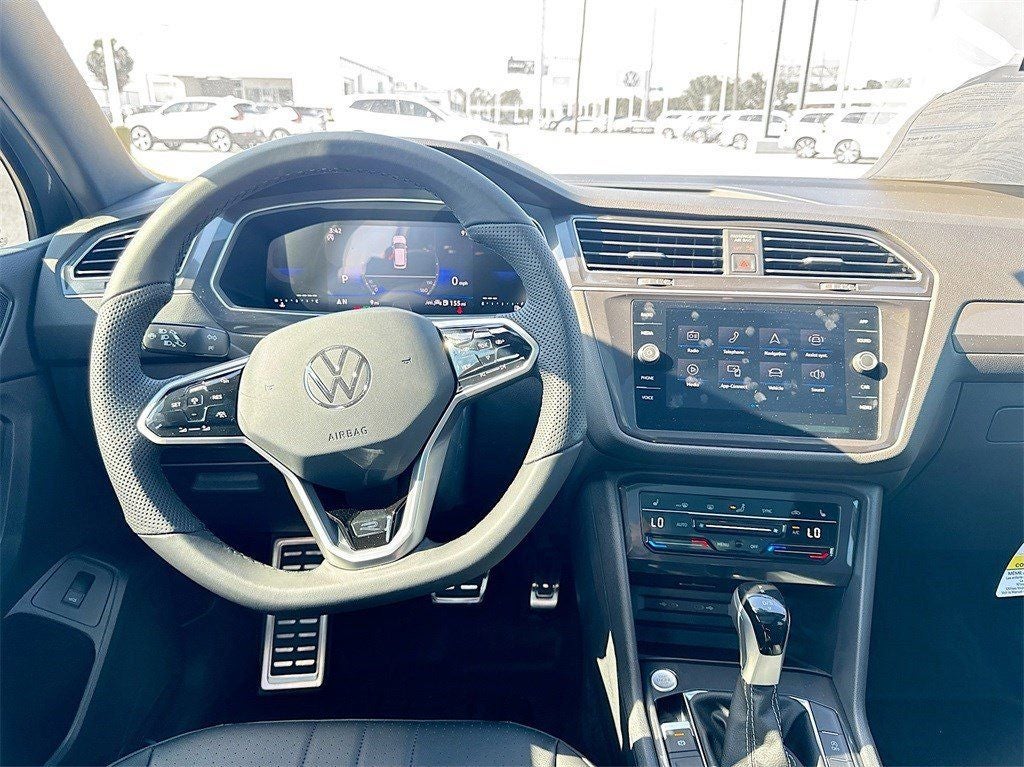 2024 Volkswagen Tiguan 2.0T SE R-Line Black