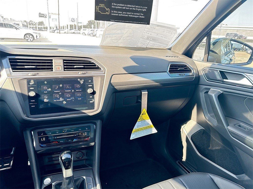 2024 Volkswagen Tiguan 2.0T SE R-Line Black