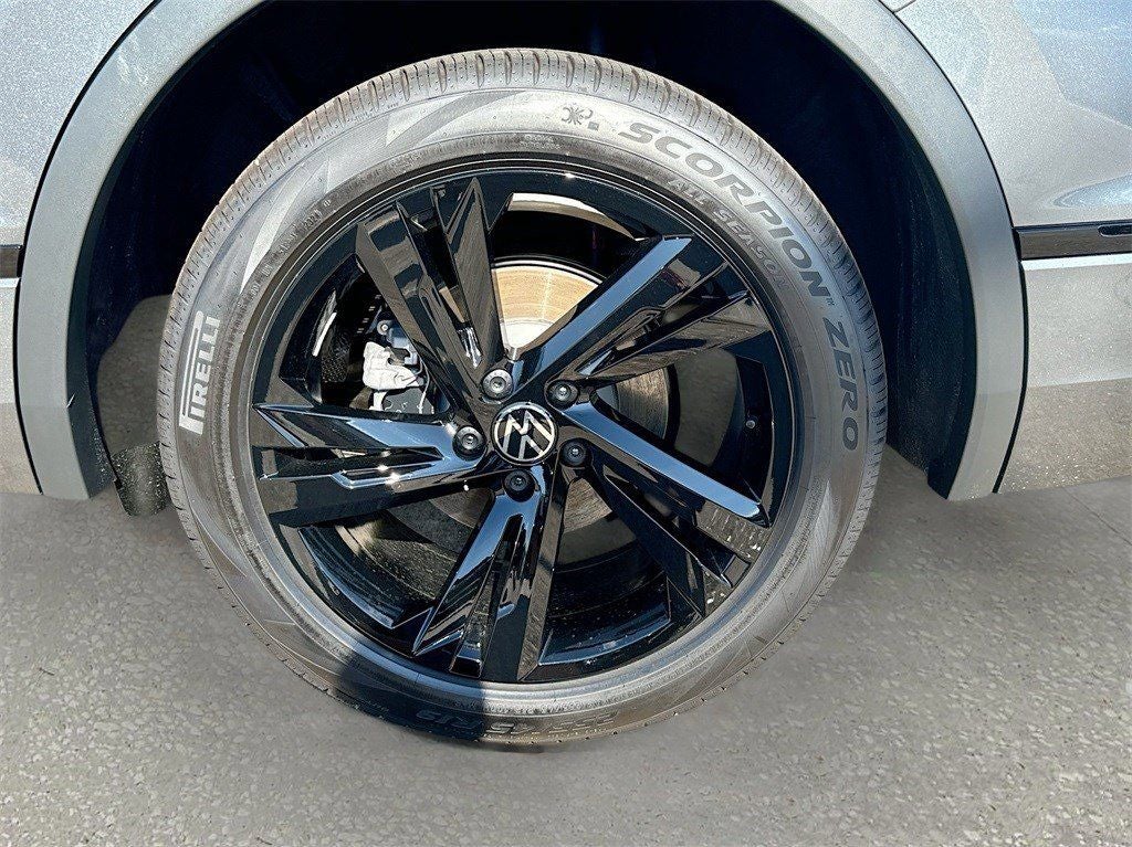 2024 Volkswagen Tiguan 2.0T SE R-Line Black