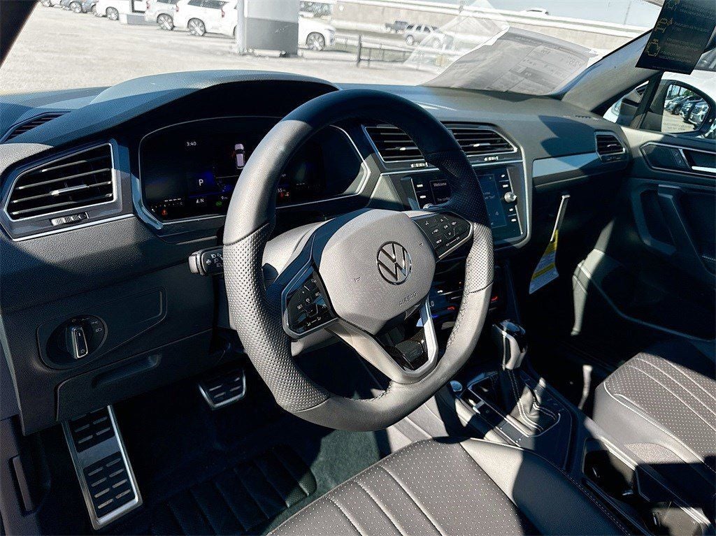 2024 Volkswagen Tiguan 2.0T SE R-Line Black