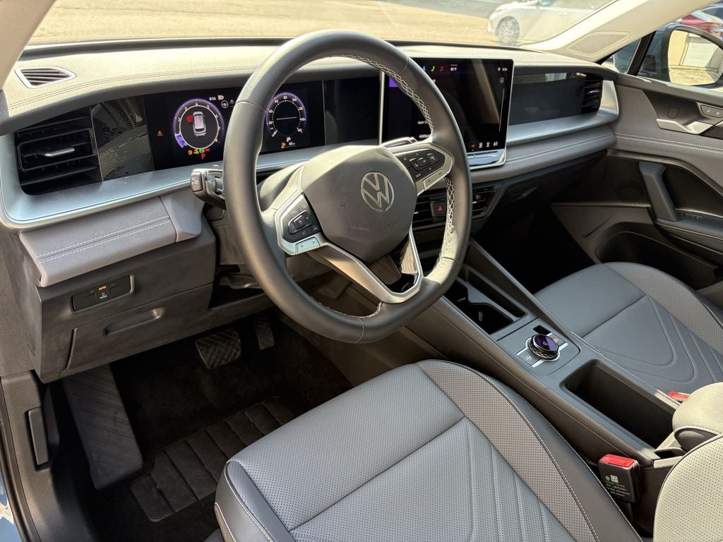 2025 Volkswagen Tiguan 2.0T SE