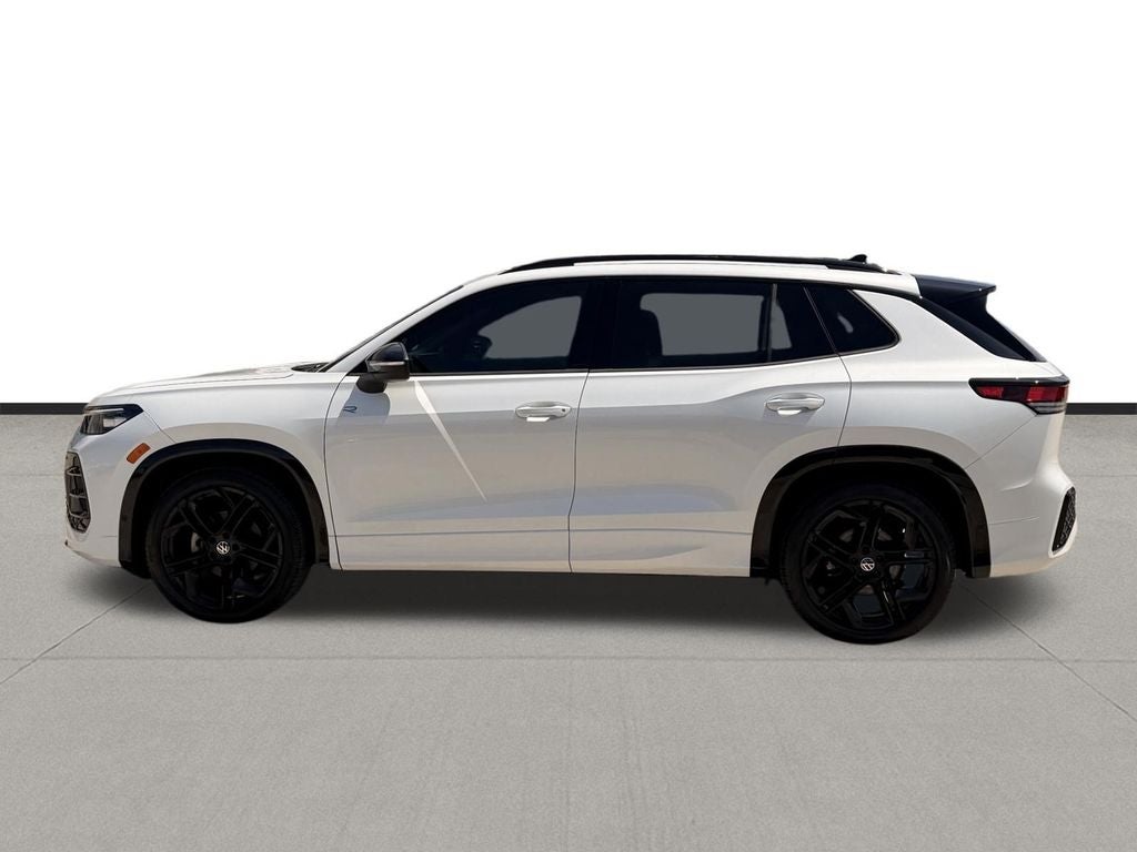 2025 Volkswagen Tiguan 2.0T SE R-Line Black