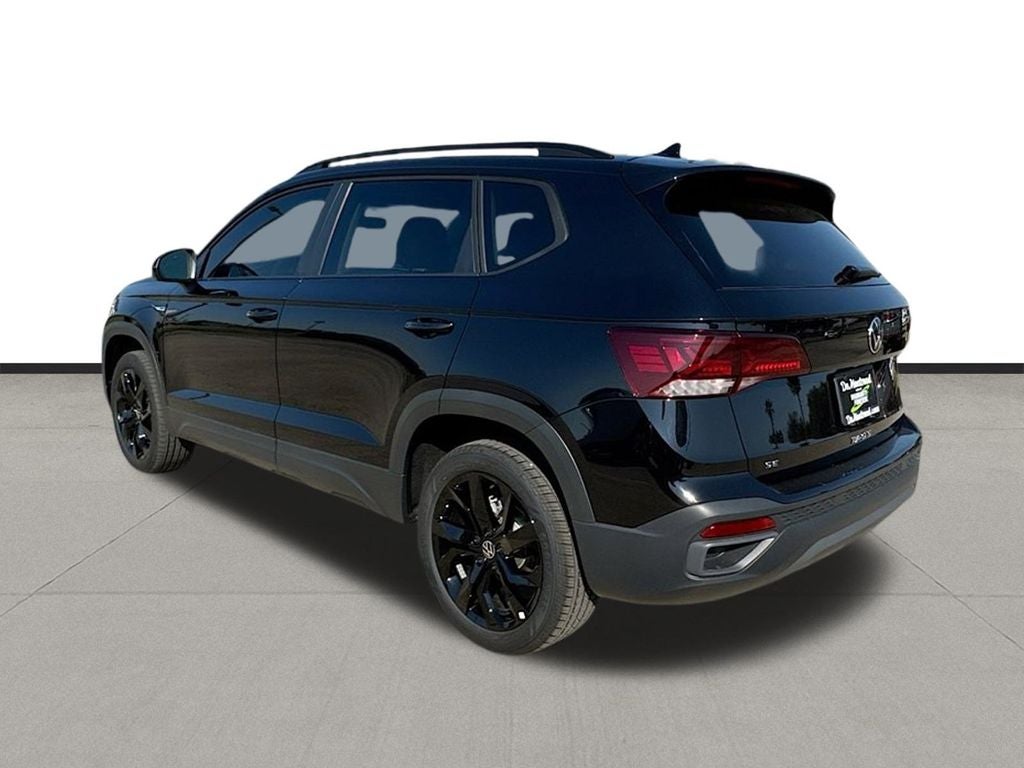 2024 Volkswagen Taos 1.5T SE Black