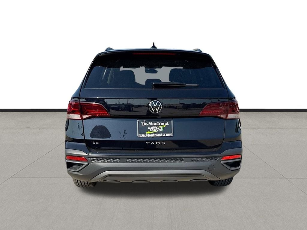 2024 Volkswagen Taos 1.5T SE Black
