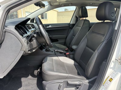 2019 Volkswagen Golf SportWagen SE