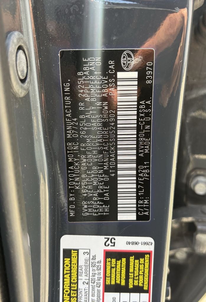 2025 Toyota Camry SE