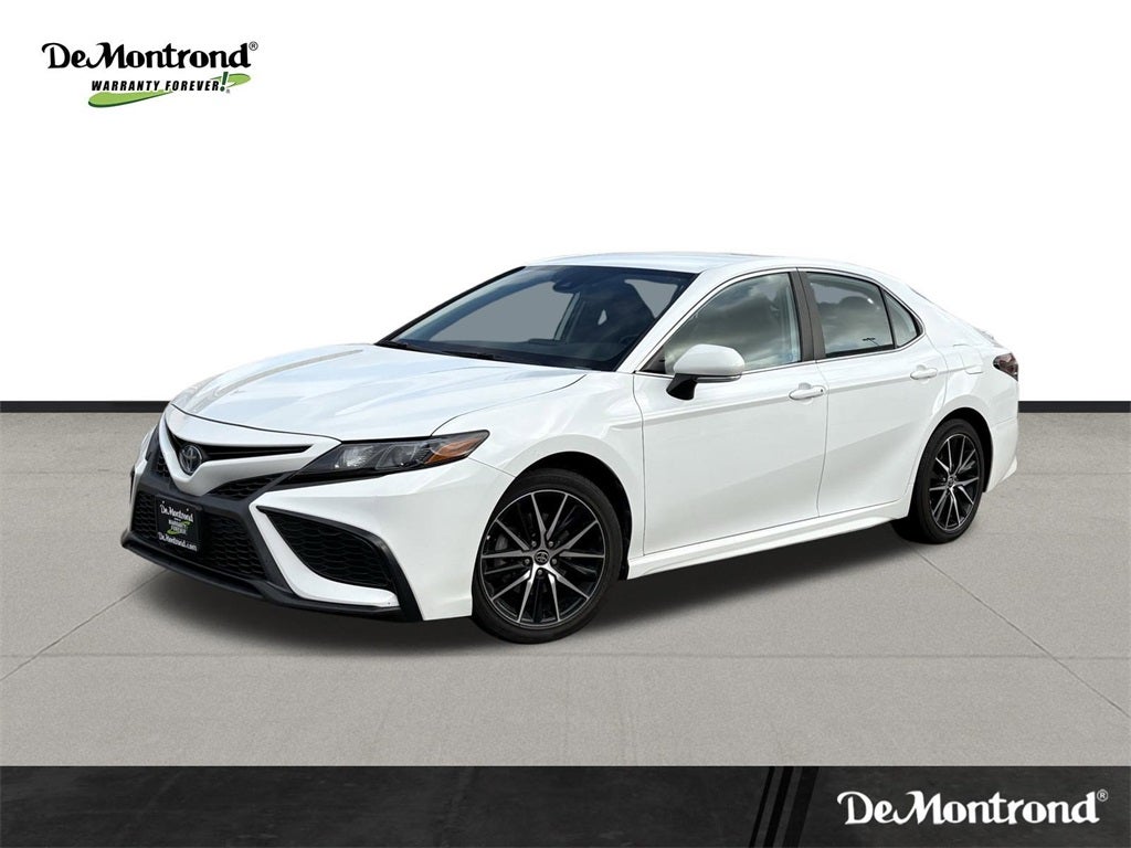 2022 Toyota Camry Hybrid SE