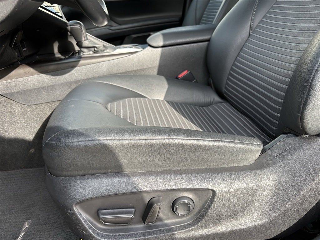 2022 Toyota Camry Hybrid SE