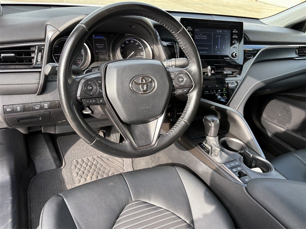 2022 Toyota Camry Hybrid SE